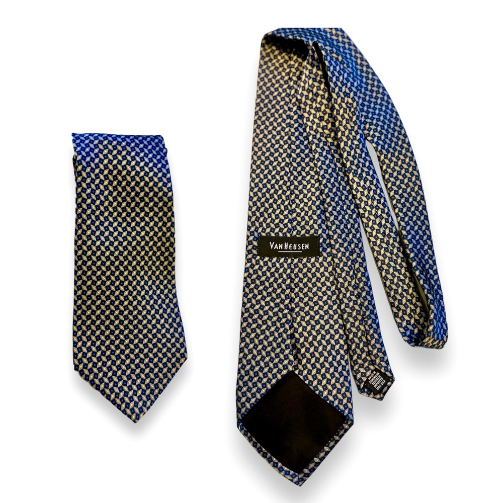 Van Heusen 100% Silk Grey Luxury Tie 62” X 39” NWOT